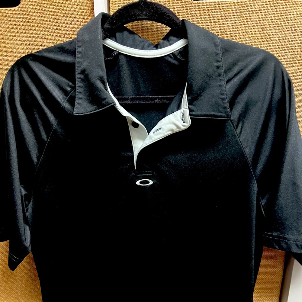 Black Oakley polo